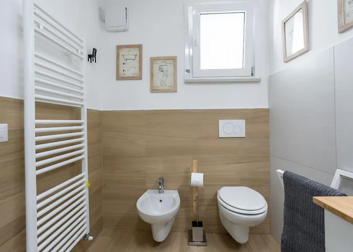 Mari Flat - Posto Auto E Metro - Italywego Apartman *